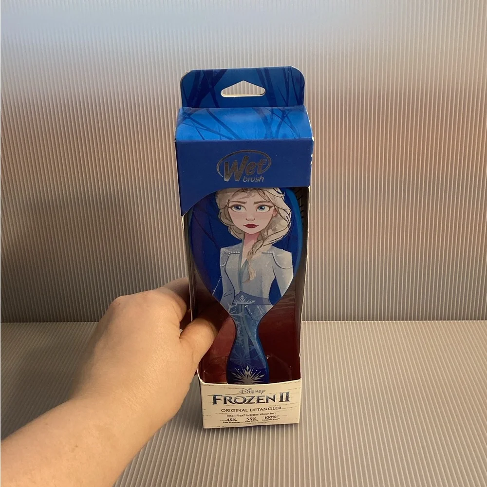 Frozen II Detangler Brush Elsa